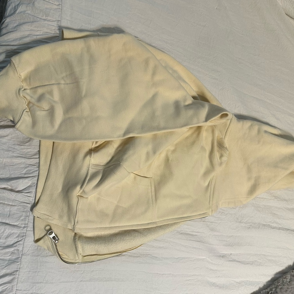 Daily drills cropped sand zip up